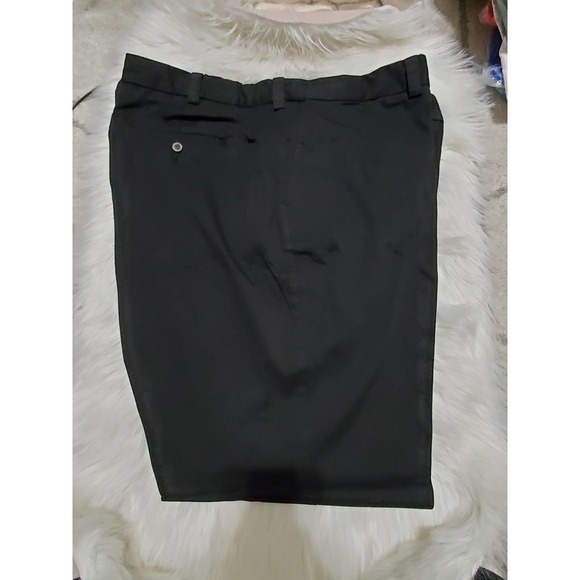 IZOD Big & Tall Double Pleat Pants - Black W52 x L30 - Picture 1 of 4